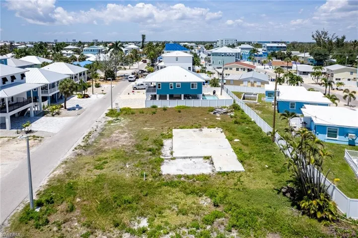 126  Delmar  AVE, Fort Myers Beach, FL 33931
