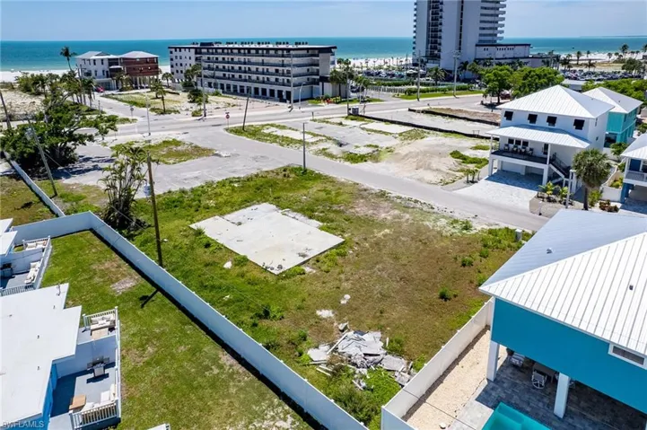 126  Delmar  AVE, Fort Myers Beach, FL 33931