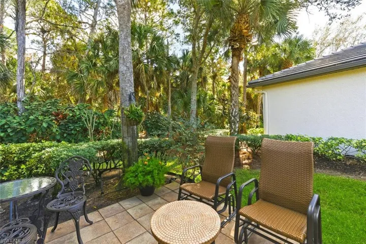 1806  Tarpon Bay S DR, Naples, FL 34119