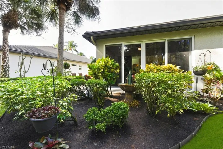 1806  Tarpon Bay S DR, Naples, FL 34119