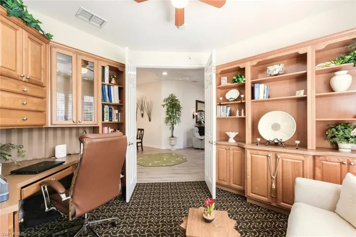 1806  Tarpon Bay S DR, Naples, FL 34119