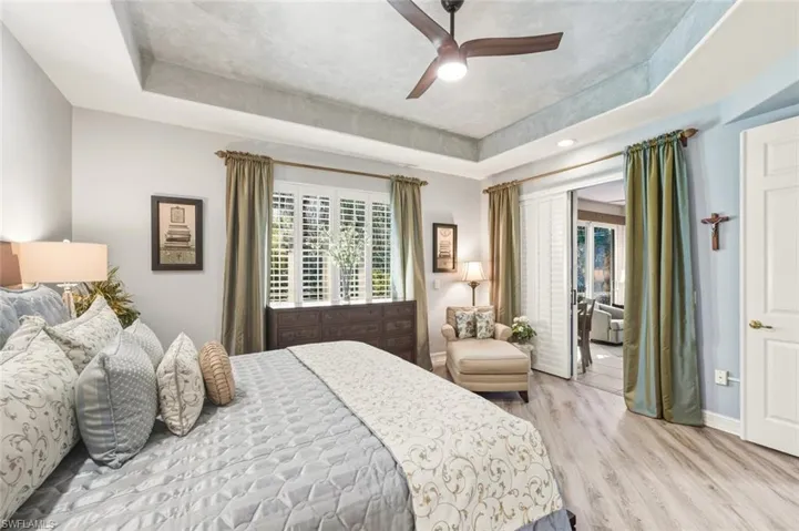 1806  Tarpon Bay S DR, Naples, FL 34119