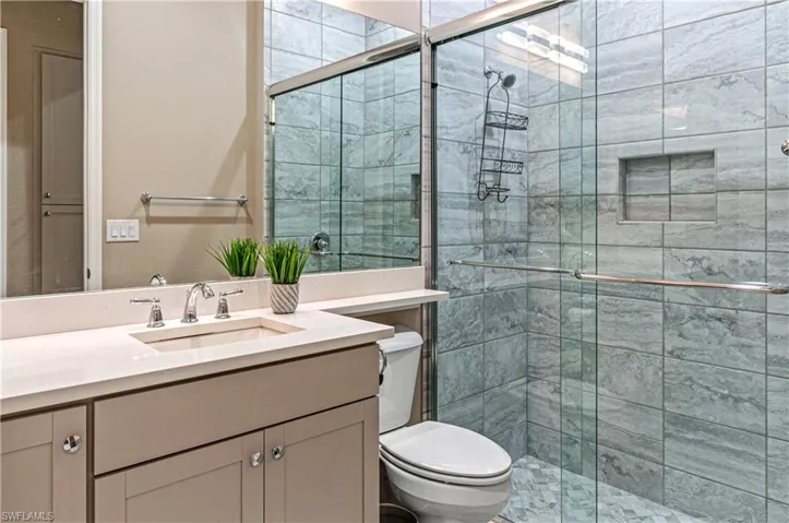 Bathroom #3 (en-suite)