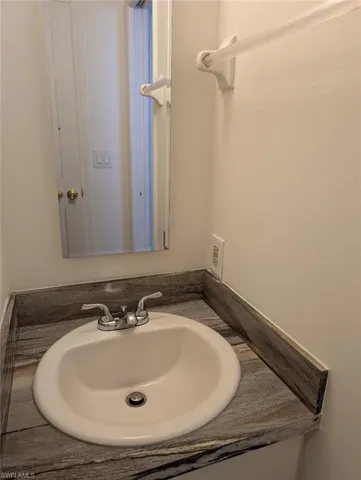 1318 Se 40th Ter 4, Cape Coral, Florida 33904