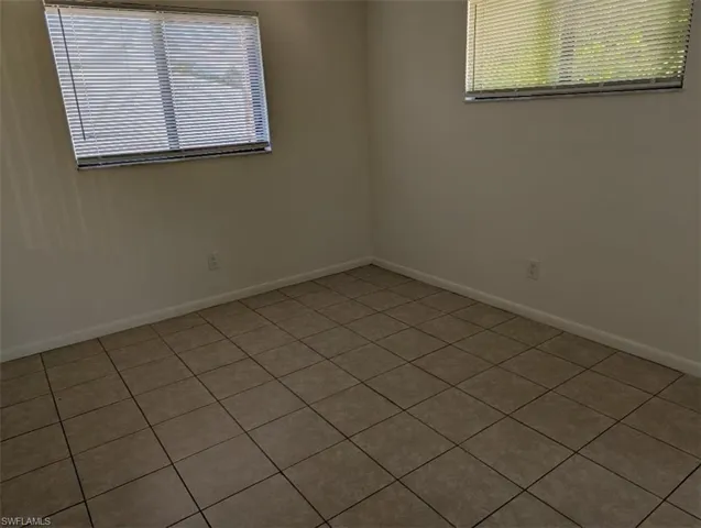 1318 Se 40th Ter 4, Cape Coral, Florida 33904