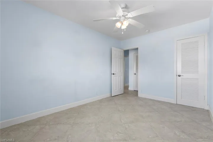 Empty room with ceiling fan