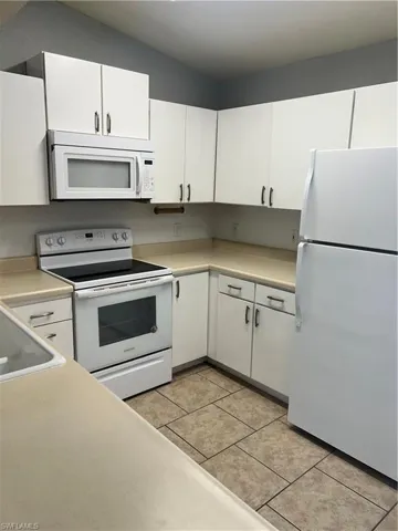 8271 Key Royal Cir 931, Naples, Florida 34119