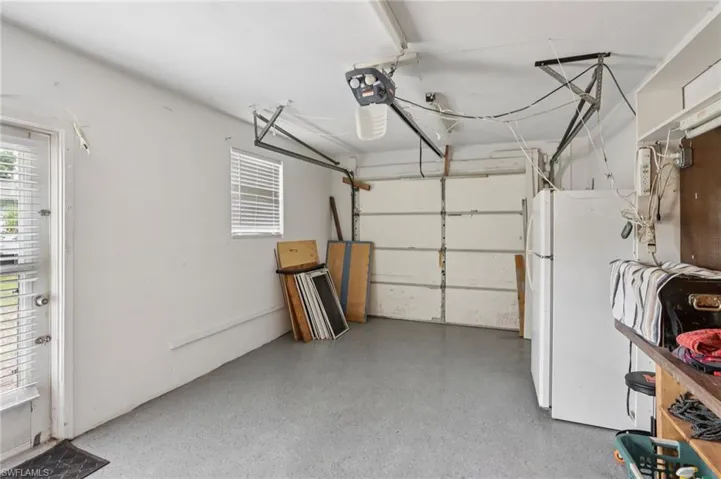 1037 Ione Dr, Fort Myers, Florida 33919