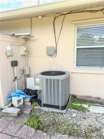 1037 Ione Dr, Fort Myers, Florida 33919
