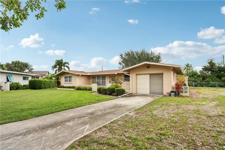 1037 Ione Dr, Fort Myers, Florida 33919