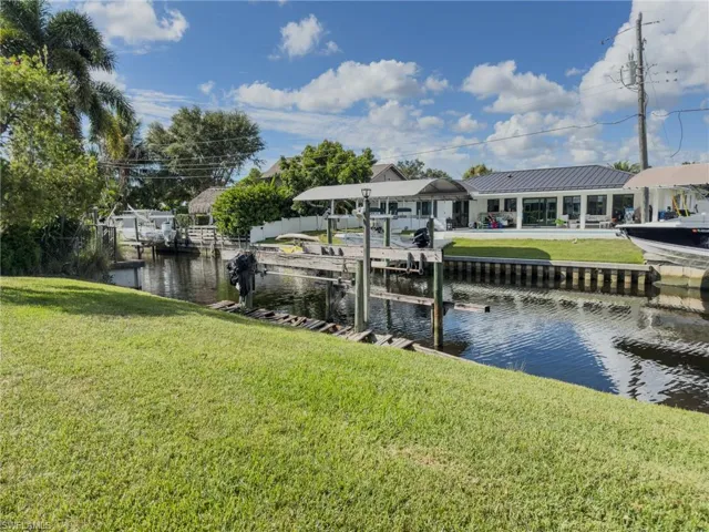 1037 Ione Dr, Fort Myers, Florida 33919