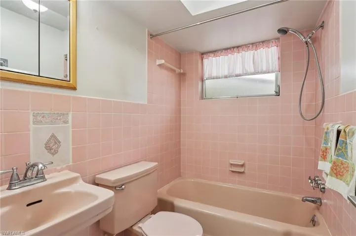 1037 Ione Dr, Fort Myers, Florida 33919