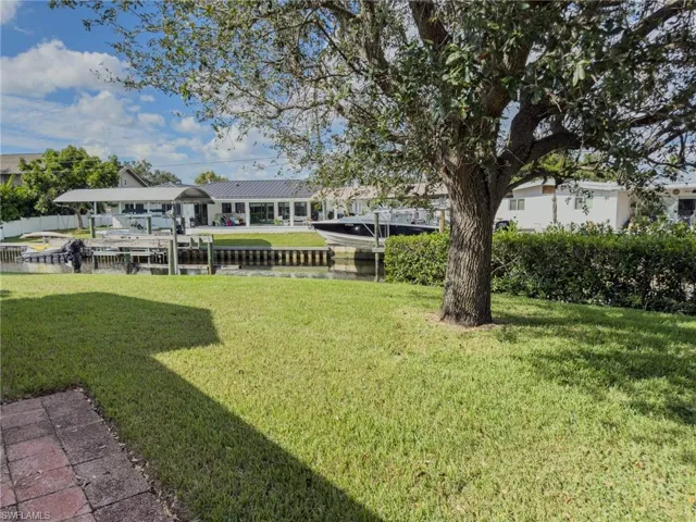 1037 Ione Dr, Fort Myers, Florida 33919