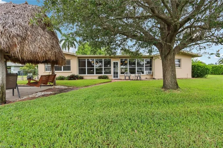1037 Ione Dr, Fort Myers, Florida 33919