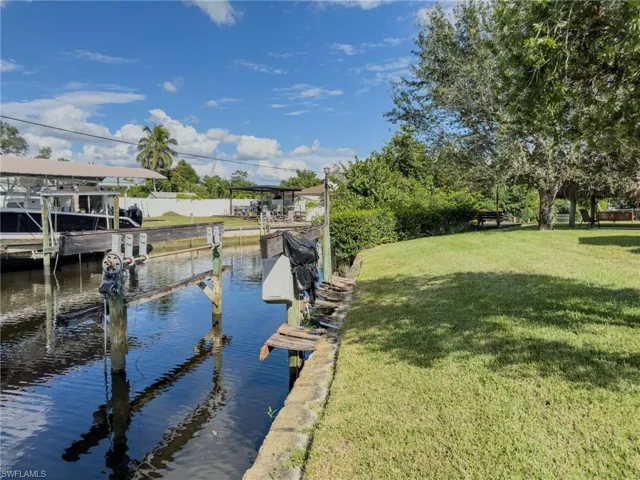 1037 Ione Dr, Fort Myers, Florida 33919