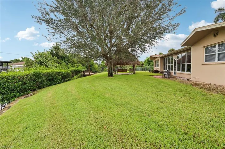 1037 Ione Dr, Fort Myers, Florida 33919