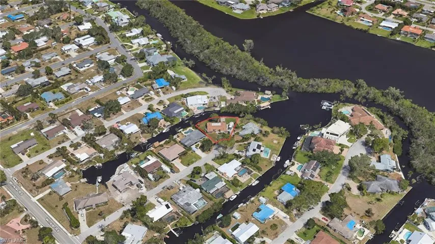 1037 Ione Dr, Fort Myers, Florida 33919