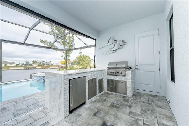 outdoor kitchen