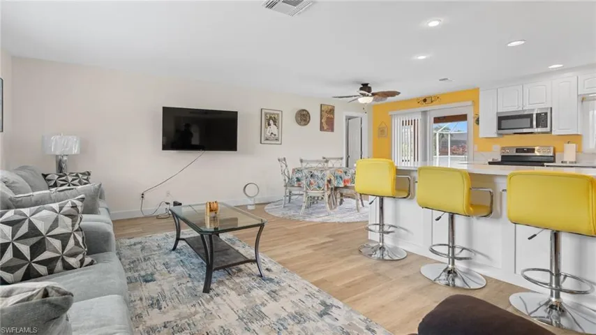 815 SW 56th ST, CAPE CORAL FL 33914