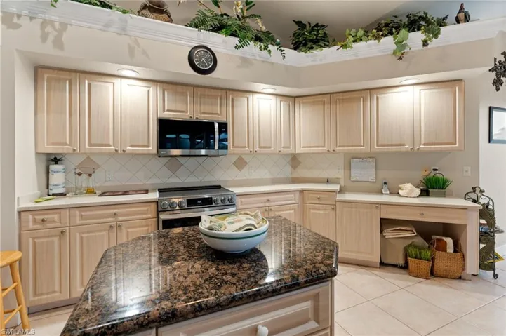 21 Hickory Ct, Marco Island, Florida 34145
