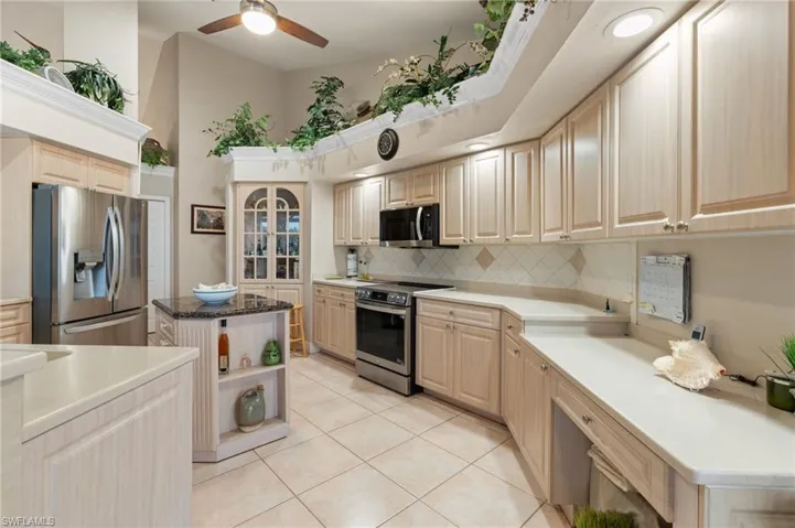21 Hickory Ct, Marco Island, Florida 34145