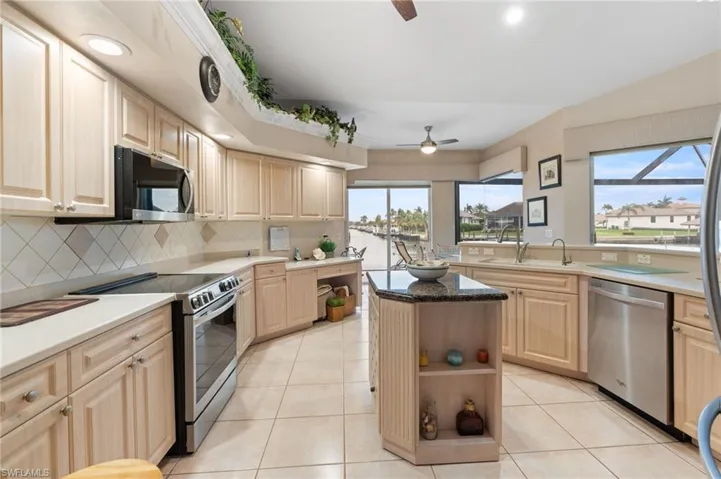 21 Hickory Ct, Marco Island, Florida 34145