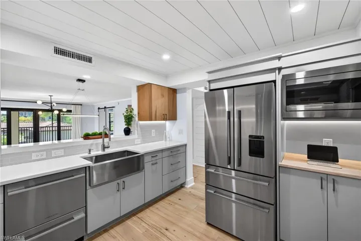 6080  PELICAN BAY  BLVD, Naples, FL 34108
