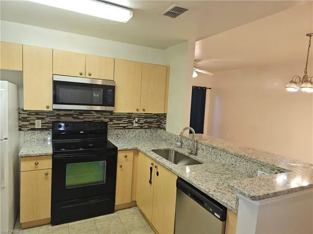 Fridge, Microwave, Range, Disposal. Dishwasher
