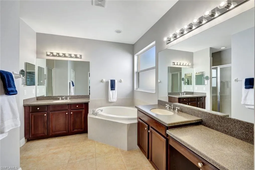 1574 Double Eagle TRL, Naples, FL 34120,225062061