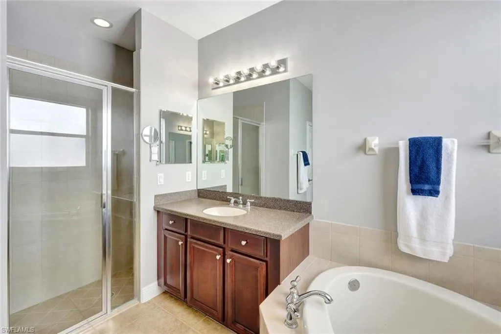1574 Double Eagle TRL, Naples, FL 34120,225062061