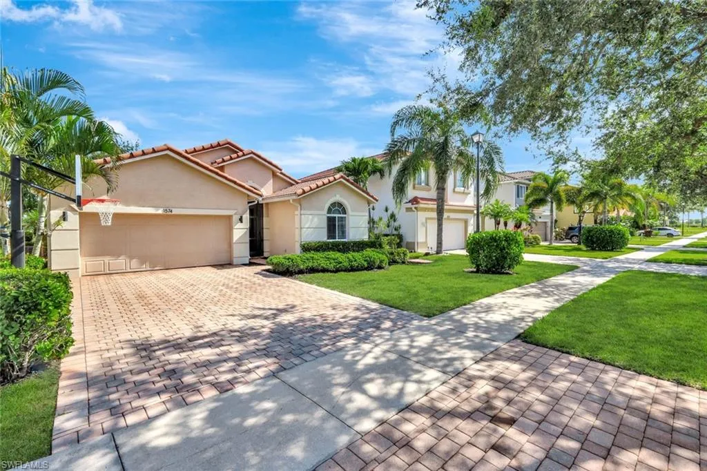 1574 Double Eagle TRL, Naples, FL 34120,225062061