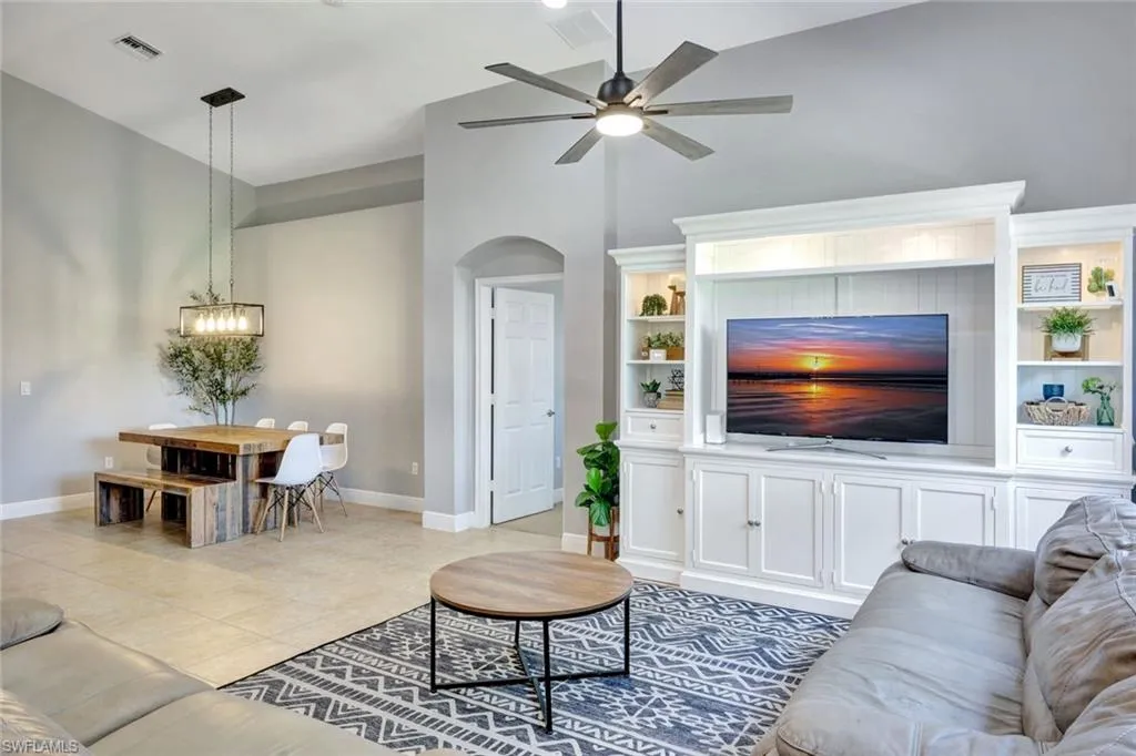 1574 Double Eagle TRL, Naples, FL 34120,225062061