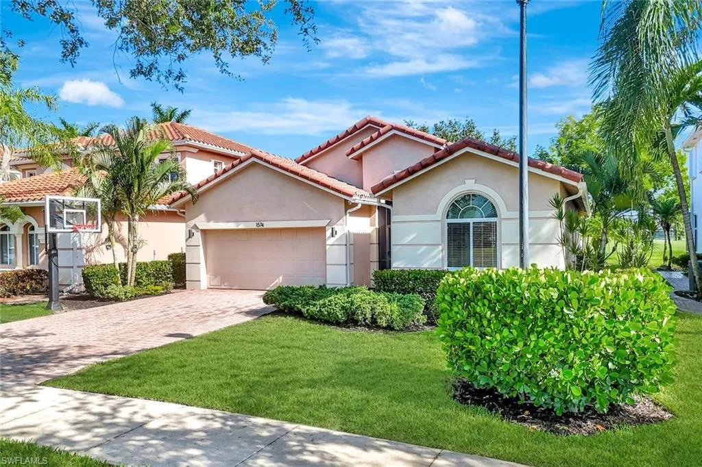 1574 Double Eagle TRL, Naples, FL 34120,225062061