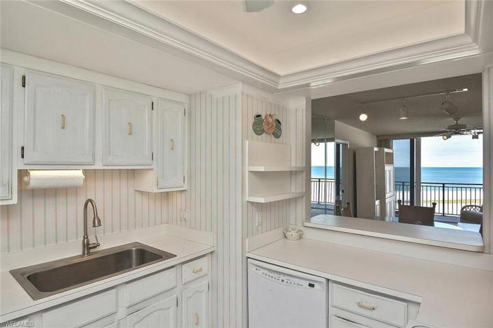 180  SEAVIEW  CT, MARCO ISLAND, FL 34145