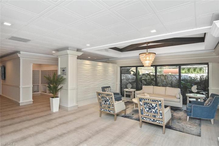 180  SEAVIEW  CT, MARCO ISLAND, FL 34145