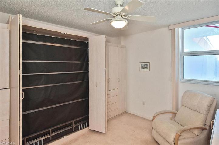 180  SEAVIEW  CT, MARCO ISLAND, FL 34145