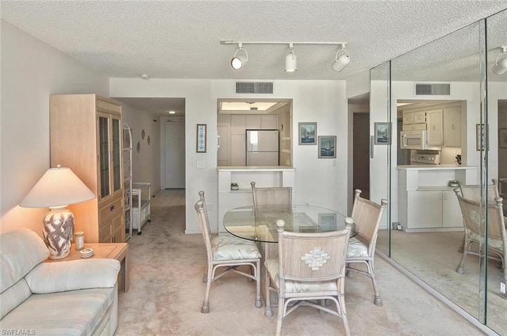 180  SEAVIEW  CT, MARCO ISLAND, FL 34145