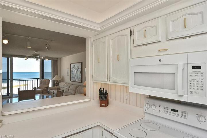 180  SEAVIEW  CT, MARCO ISLAND, FL 34145