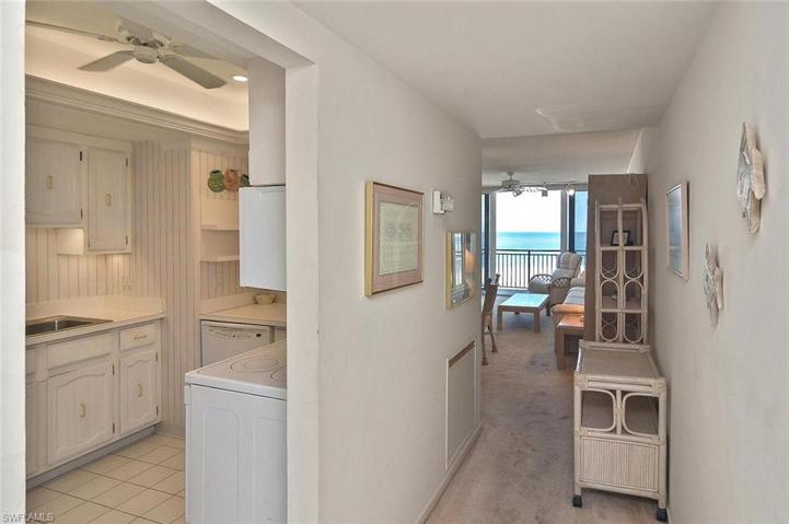180  SEAVIEW  CT, MARCO ISLAND, FL 34145