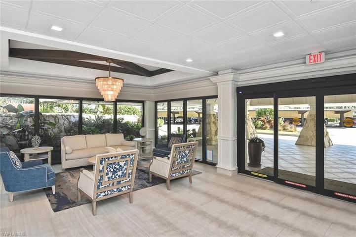 180  SEAVIEW  CT, MARCO ISLAND, FL 34145