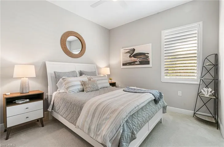 THIS GUEST BEDROOM IS BEAUTIFULLY DECORATED & HAS A MODERN QUEEN BED!