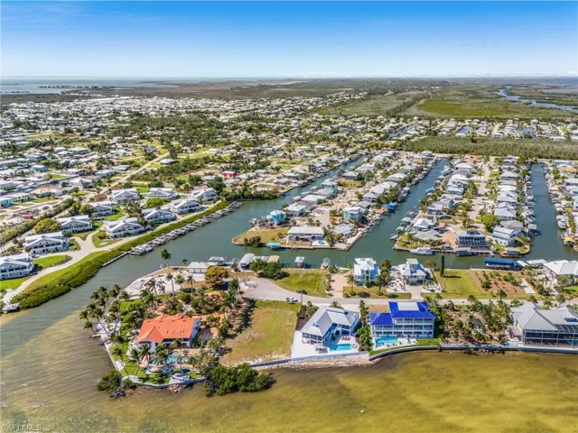 2096 Macadamia St, St. James City, Florida 33956