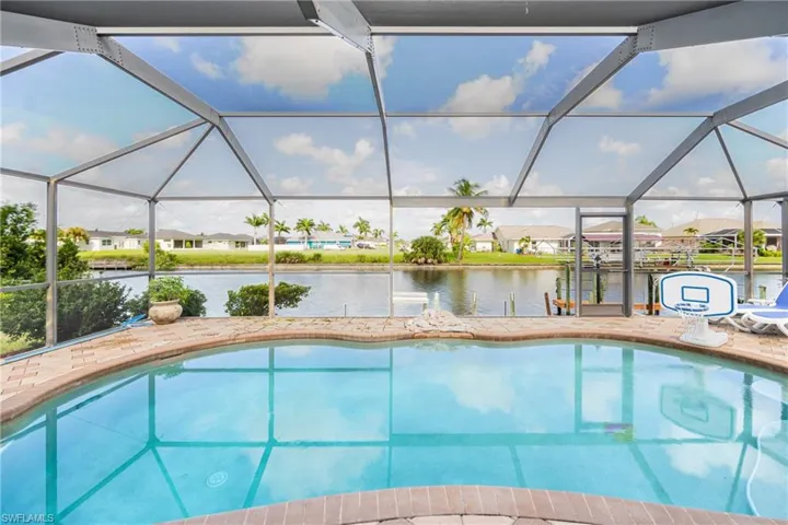 105 Sw 39th Pl, Cape Coral, Florida 33991