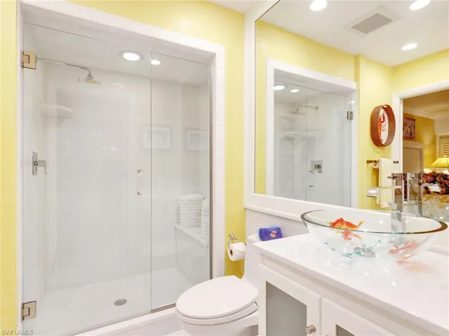 2nd Full Bathroom