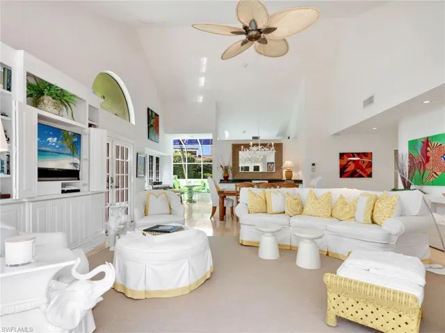 Great Room -Dining Area with Built-In Bar