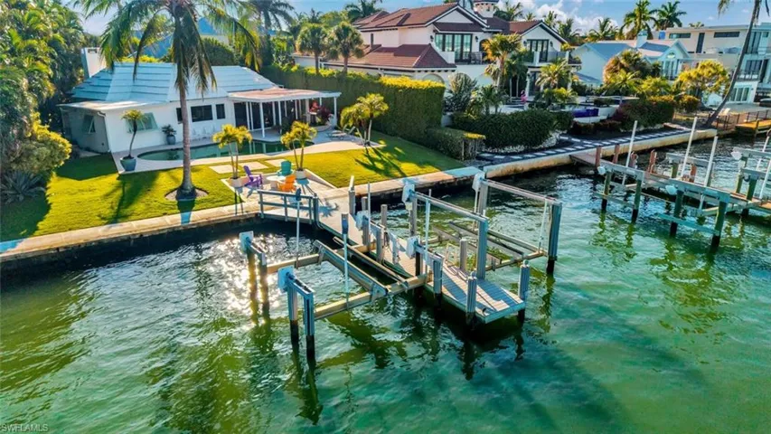 2143  Marina  DR, Naples, FL 34102