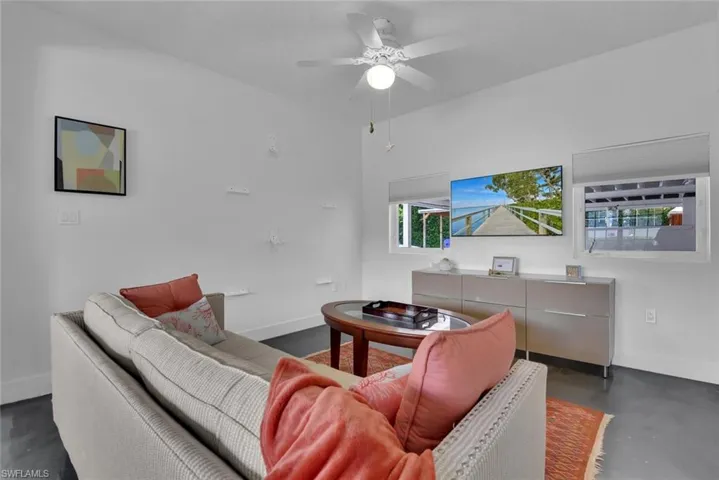 2143  Marina  DR, Naples, FL 34102