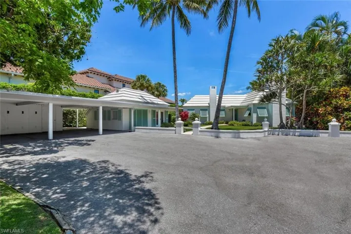 2143  Marina  DR, Naples, FL 34102