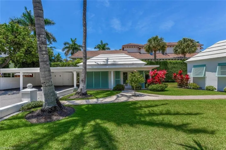 2143  Marina  DR, Naples, FL 34102