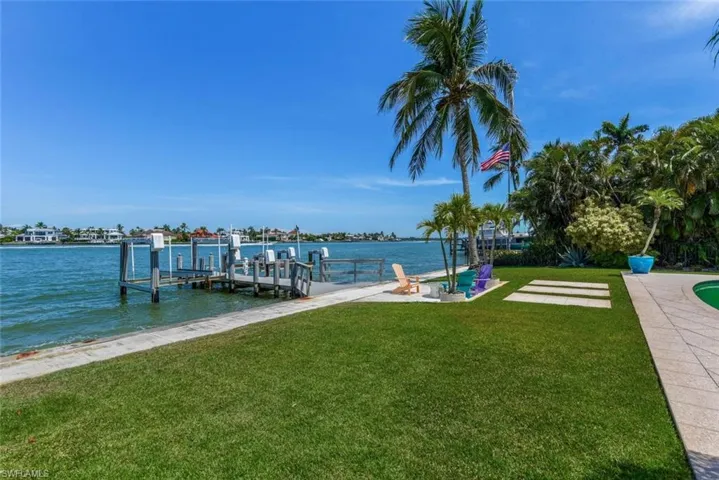 2143  Marina  DR, Naples, FL 34102